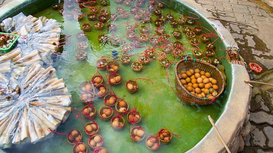 Chiang Mai: White and Blue Temples and Lalita Cafe - The three-hour return to Chiang Mai