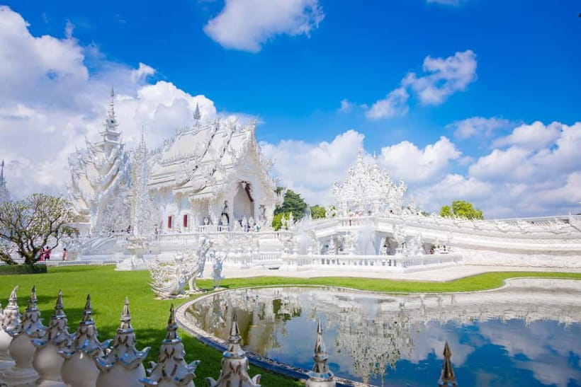 Chiang Mai: White, Red/Black & Blue Temples Tour with Lunch - Key points to know before booking