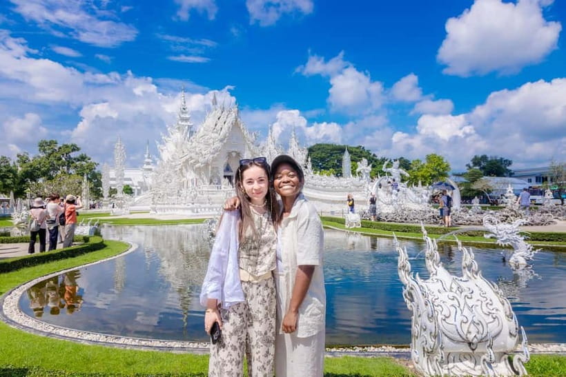 Chiang Mai: White, Red/Black & Blue Temples Tour with Lunch - Transport, group size, and the real cost