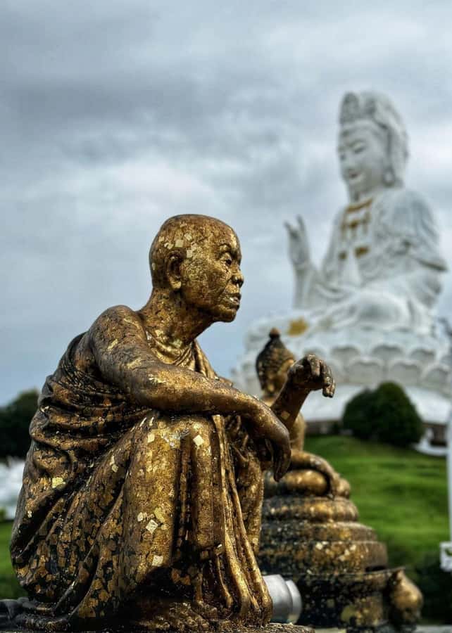 Chiang Rai IG Lalitta Cafe and White, Blue, Red Temples Tour - Long Neck Village is an add-on choice