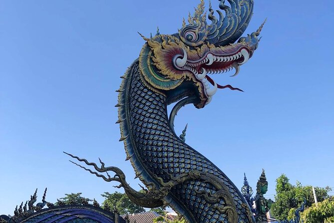 Chiang Rai Temples: Private Tour from Chiang Mai - Lunch in a local restaurant