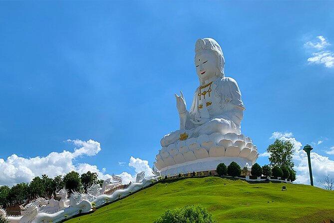 Chiang Rai Temples Private Tour from Chiang Mai - All Inclusive - Lunch in Chiang Rai keeps the day moving