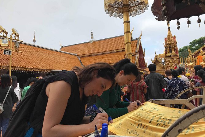 Chiang Rai Temples ( White,Blue )And Doi Suthep Private Day Tour - The private format and the guide