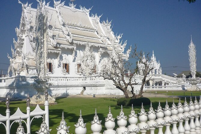 Chiang Rai Tour: Hot Spring,White Temple, Golden Triangle, Yao - A very full day from Chiang Mai to Chiang Rai