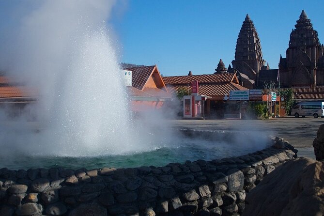Chiang Rai Tour: Hot Spring,White Temple, Golden Triangle, Yao - The Laos boat option costs extra