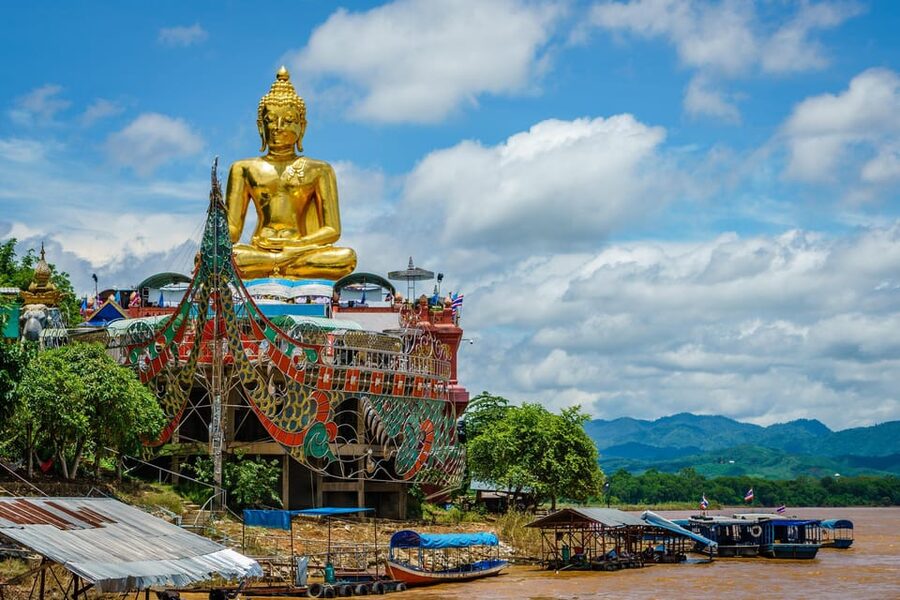 Chiang Rai White Temple and Blue Temple Day Tour - Who should book this tour?