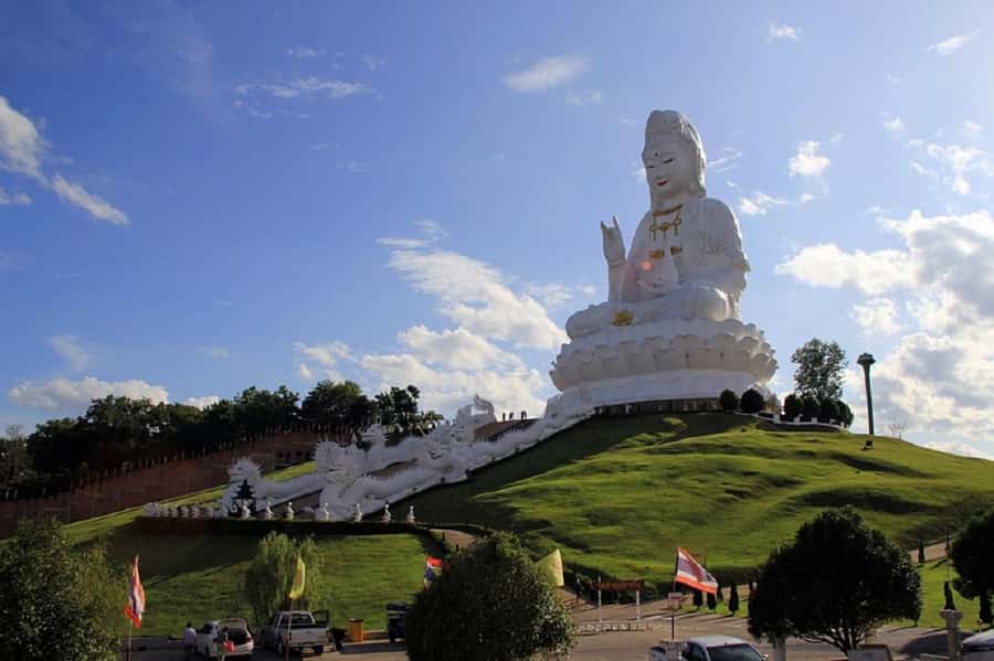 Chiang Rai White Temple and Blue Temple Day Tour - Guides make the difference