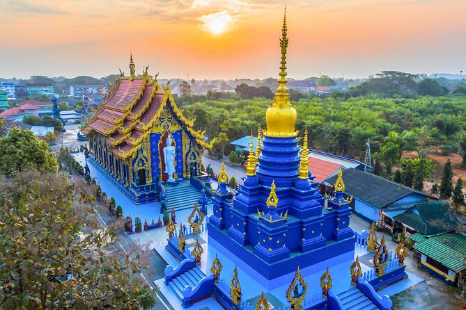 Chiang Rai White Temple, Blue Temple and more from Chiang Mai - Lunch and the Blue Temple