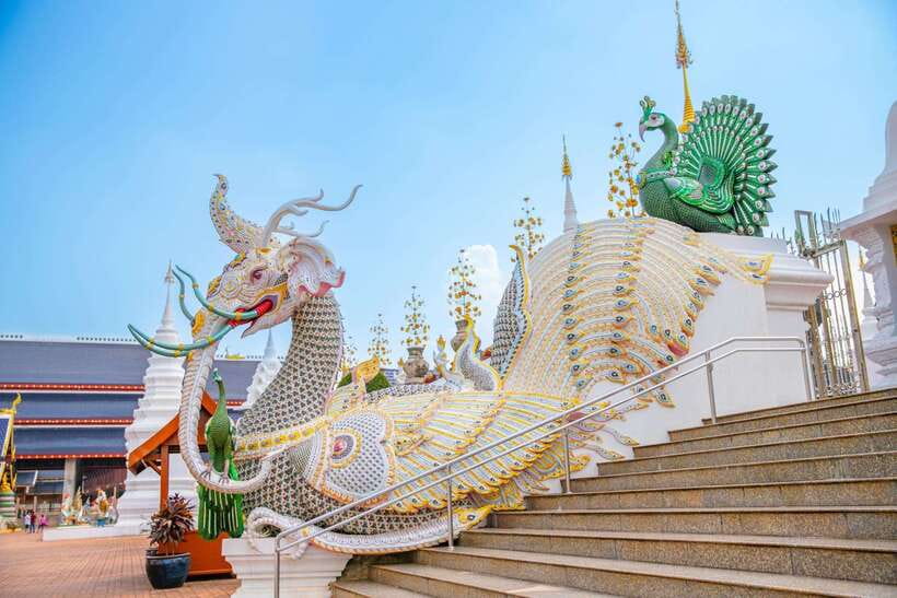 Chiangma: Wat ban den, Blue Temple & Sticky Waterfall. - What makes Wat Ban Den different