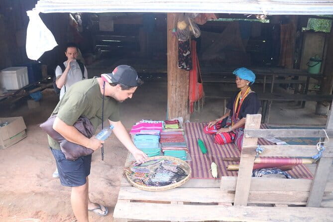 ChiangMai 1DayTour:Elephant Sanctuary,king&queen pagoda,waterfall - Meeting elephants without riding