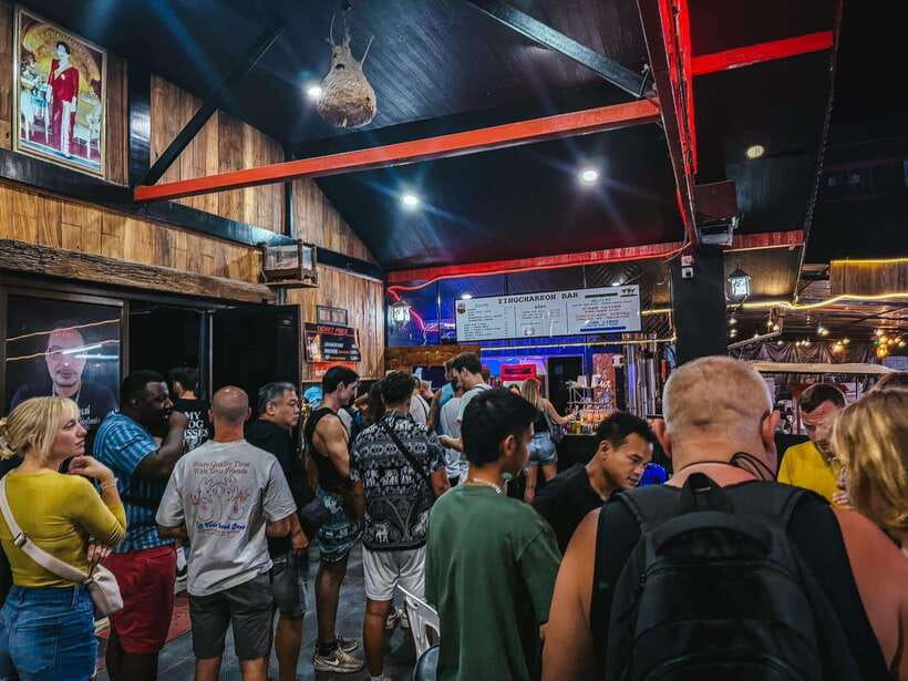 Chiangmai: Chiangmai Boxing Stadiums Ticket - Getting there and getting seated