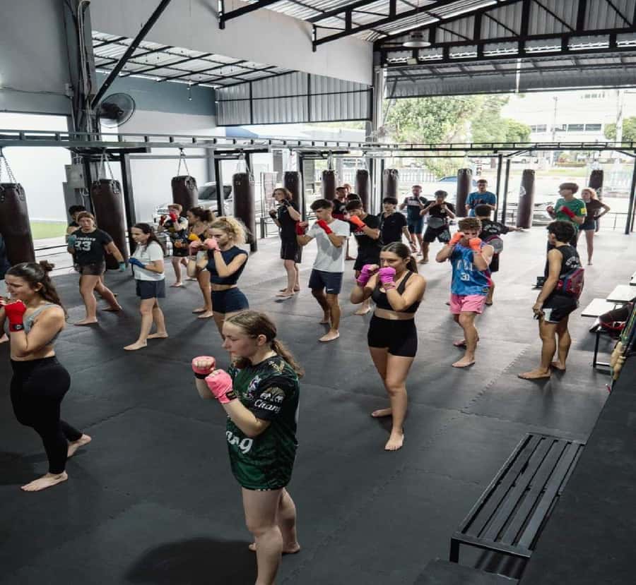 Chiangmai : Muay Thai Training academy - Meeting at Buak Hard Park