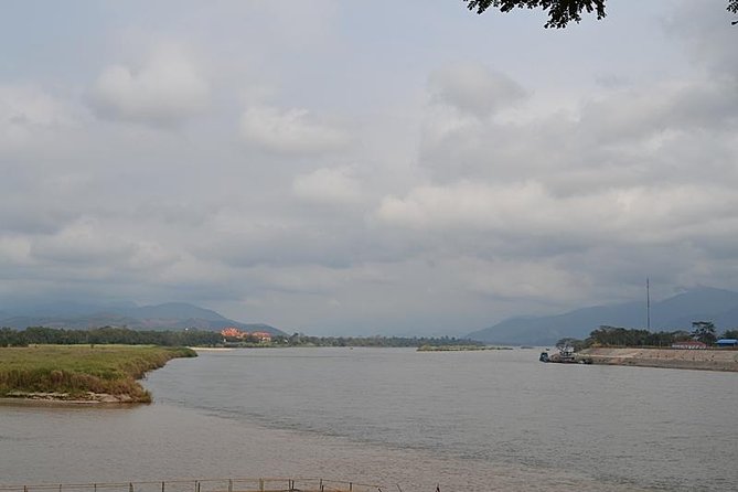 Chiangrai Round Trip Classic Tours 3 Days 2 Nights - Day three: Chiang Rai’s famous temples and the road south