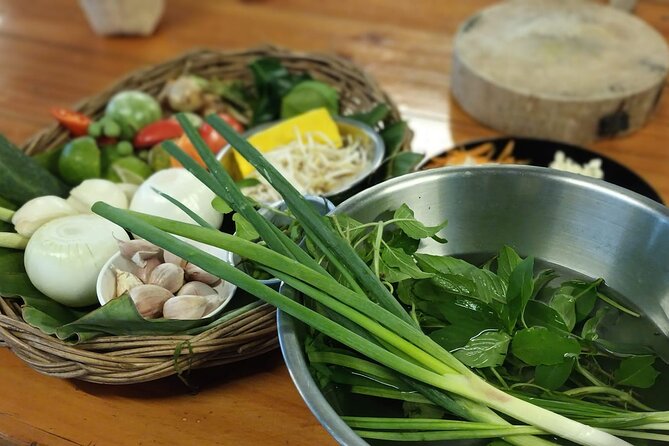 Cooking class in organic garden and local market tour ThaiCottage - Four dishes, one shared meal