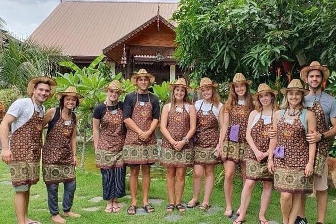 Cooking Evening Class Chiang Mai Visit Organic Garden and Market - 2:30 pickup and the trip to class
