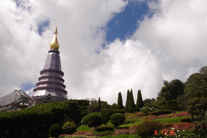 Doi Inthanon National park and 2 hours hiking with private tour - The two-hour downhill walk to Pha Dok Siew