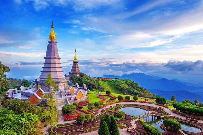 Doi Inthanon National Park with Nature Trail Trekking 1-Day Tour - Thailand’s highest point is a short rainforest walk
