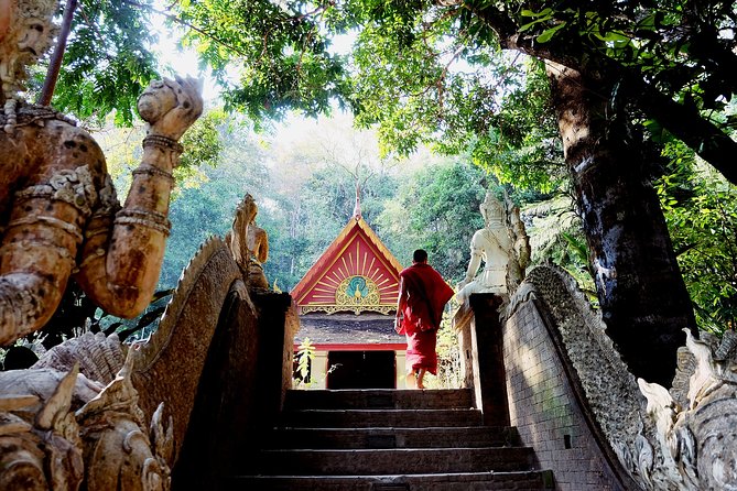 Doi Suthep and Wat Pha Lat Sunrise Private Tour – Half Day - Wat Umong and its 700-year-old tunnels