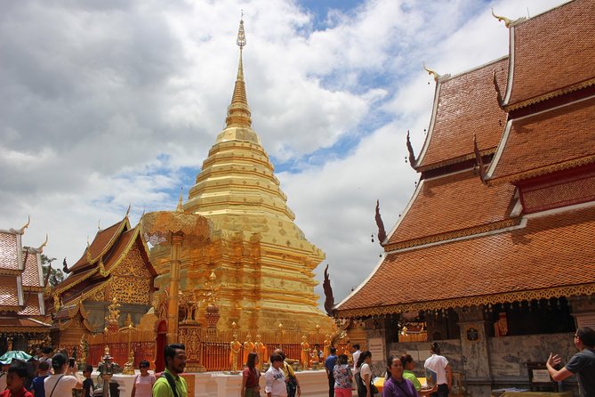 DON'T miss It ! Doi suthep temple+ Hmong village - The cable car or the 306-step staircase