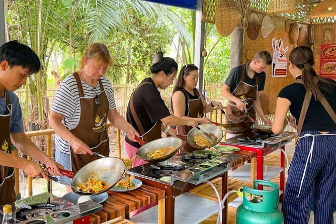Elephant Sanctuary, Wat Ban Den & Sticky Waterfall - Practical details that matter