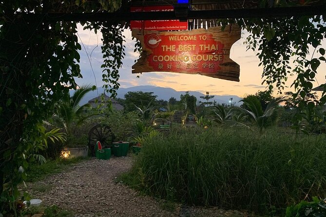 Evening Cooking Class in Organic Farm with Local Market Tour - Eating what you cook