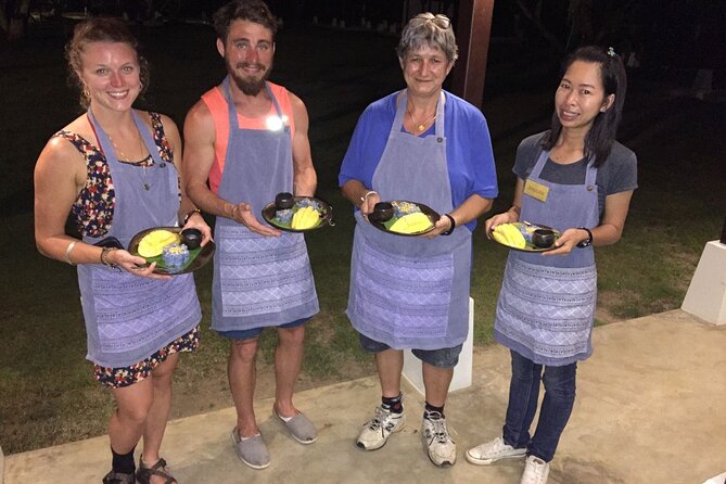 Evening Cooking Class in Traditional Pavilion with Beautiful Garden - Chiang Mai - Sharing the meal after cooking