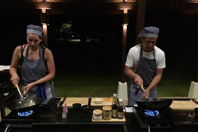 Evening Cooking Class in Traditional Pavilion with Beautiful Garden - Chiang Mai - Who should book this evening class