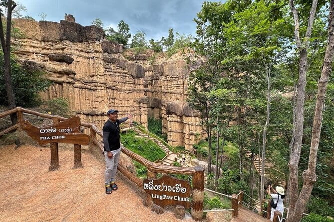 Exclusive Northern Thailand Tours - The Blue Temple brings a different mood