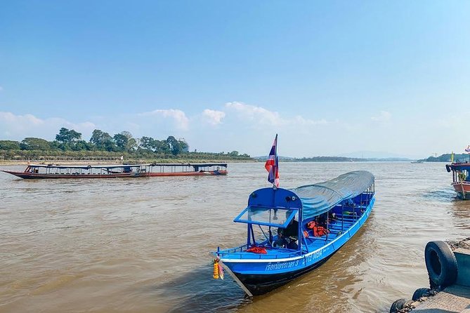 From Chiang Mai: White and Blue Temple & Golden Triangle Day Trip - What the Van Ride and Group Size Mean