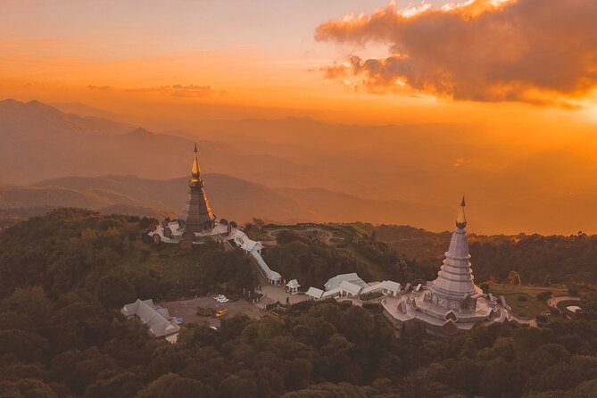 Full-Day Doi Inthanon National Park Tour with Trek and Pagodas - The King’s and Queen’s Pagodas