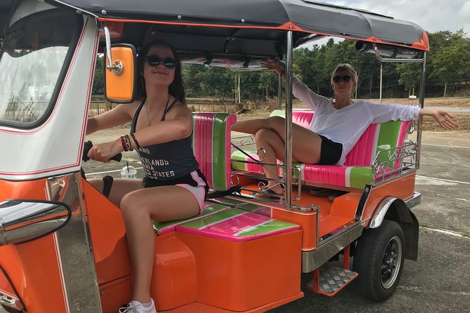 Full-Day Guided Tuk Tuk Chiang Mai Adventure and Rafting - Learning the tuk tuk before the road