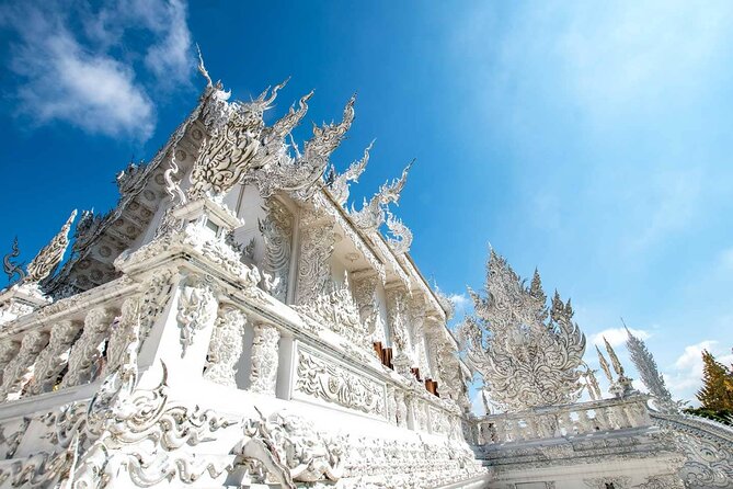 Golden Triangle, White, Black, Blue Temple Full Day Tour From Chiang Mai - The Golden Triangle and the limits of the view
