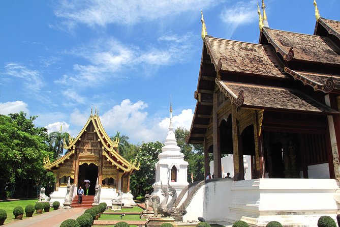 Half Day Chiang Mai City Temples & Museum Tour - Group or Private - Wat Chedi Luang and Chiang Mai’s civic center