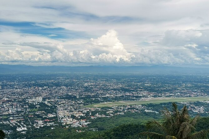 Half day Doi Suthep Temple and city temples (Private tour) - Reaching the golden stupa by steps or cable car