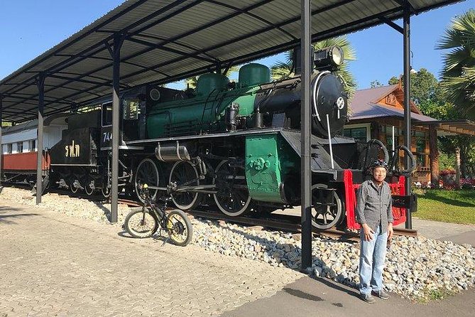 Half-day E-bike Nam Phrae (hilly, fully paved roads, GUIDED) - Riding the hills and village roads