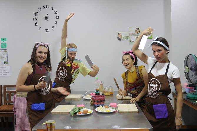 Half Day Evening Cooking Class with Market Tour in Chiang Mai - Eating what you prepare