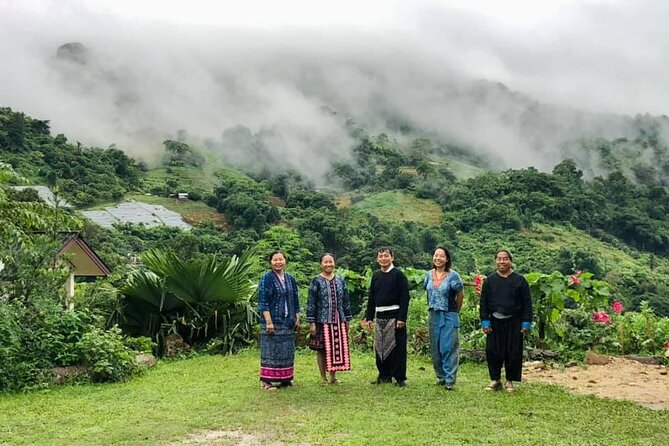 Half day Long Neck hill tribe and Hmong hill tribe village - Two hill tribe visits, two very different experiences