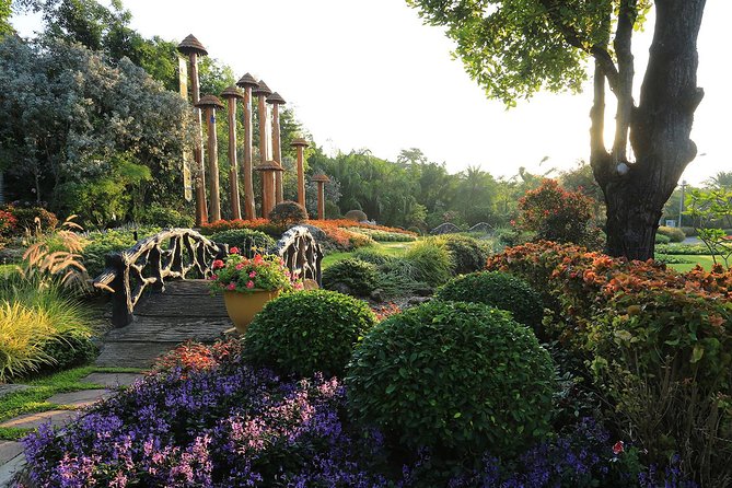 Half Day Phra That Doi Kham Temple and Royal Park Rajapruek (Private Tour) - Wat Phra That Doi Kham and the Golden Mountain