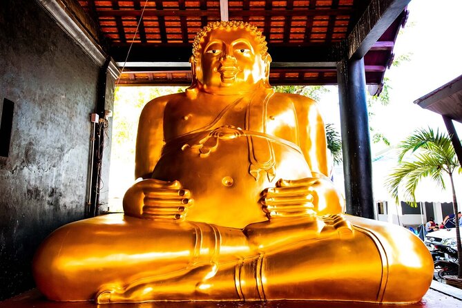 Half-Day Private Night Tour by Tuk Tuk in Chiang Mai City - Who will enjoy this short evening route?