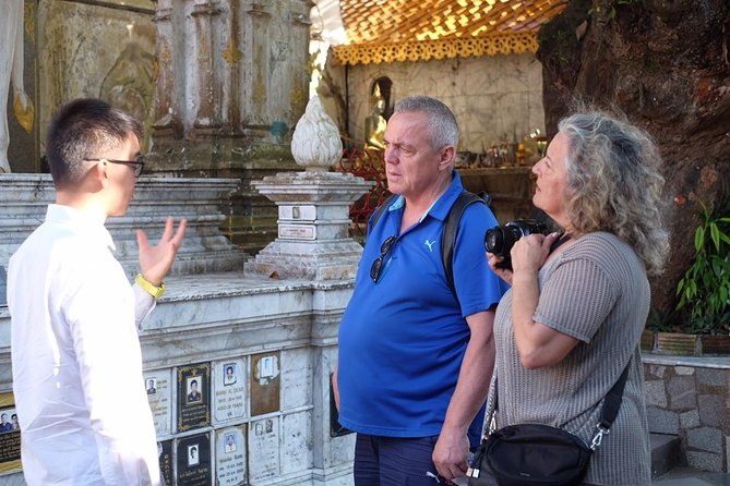 Half Day - Small Group - Doi Suthep Temple and Hmong Village Tour - Who should book this tour?