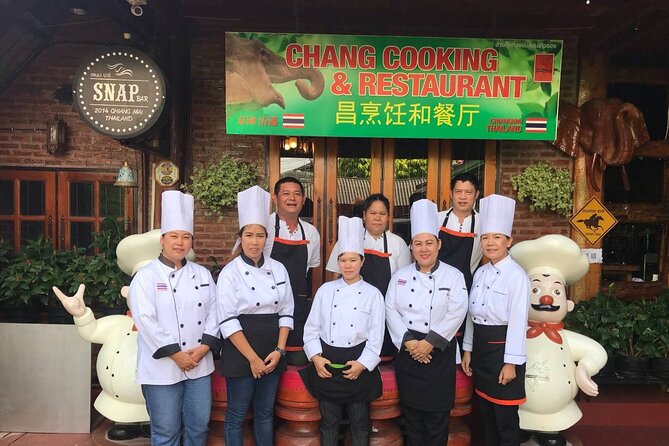 Half-Day Thai Cuisine Cooking Experience in Chiang Mai - Choosing between pad Thai, khao soi, and curry