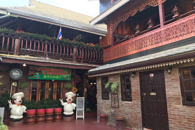 Half-Day Thai Cuisine Cooking Experience in Chiang Mai - Learning the ingredients before you cook