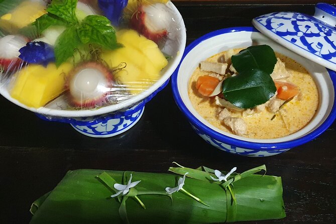 Half-Day Yoga, Meditation, and Thai Cultural Immersion in Chiang Mai - Wat Phra That Doi Saket and the local market