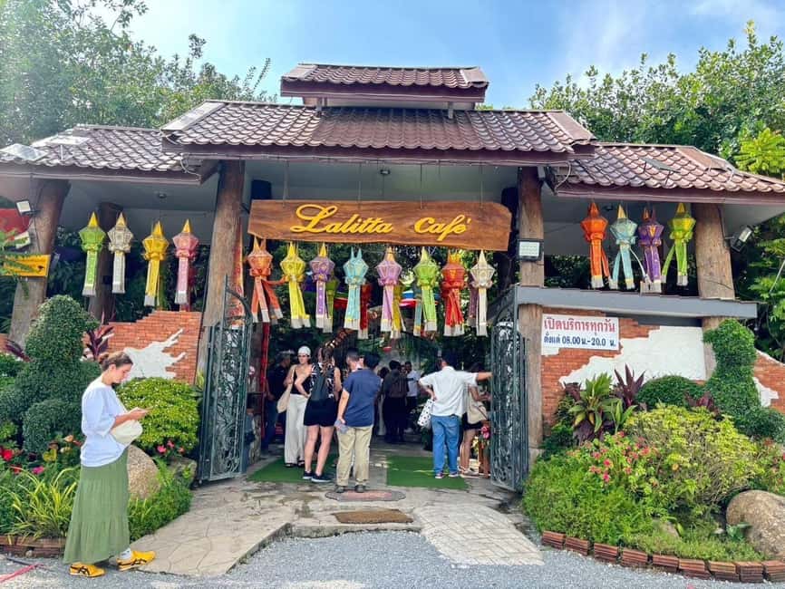 Lalita Cafe & Chiang Rai Temple(White+Blue) from Chiangmai - The Blue Temple’s cosmic interior