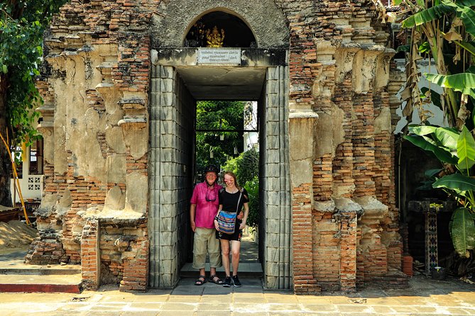 LIFECYCLING - Half Day City Bike Tour - Wat Sri Suphan and the Silver Temple