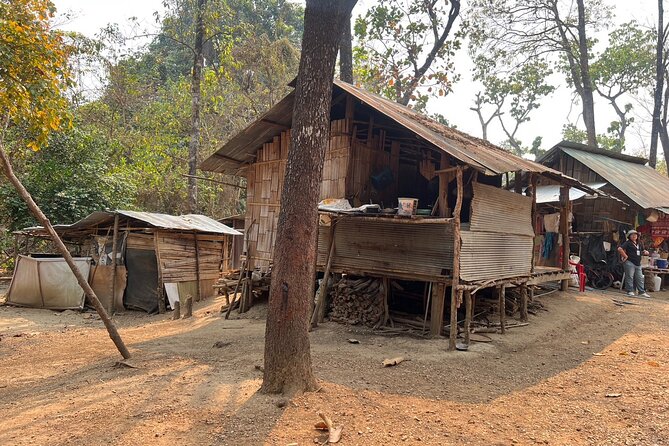 Long Neck Village, Silver Temple & Chiang Mai Top Cultural Sites - The songtaew ride: practical comfort, local character