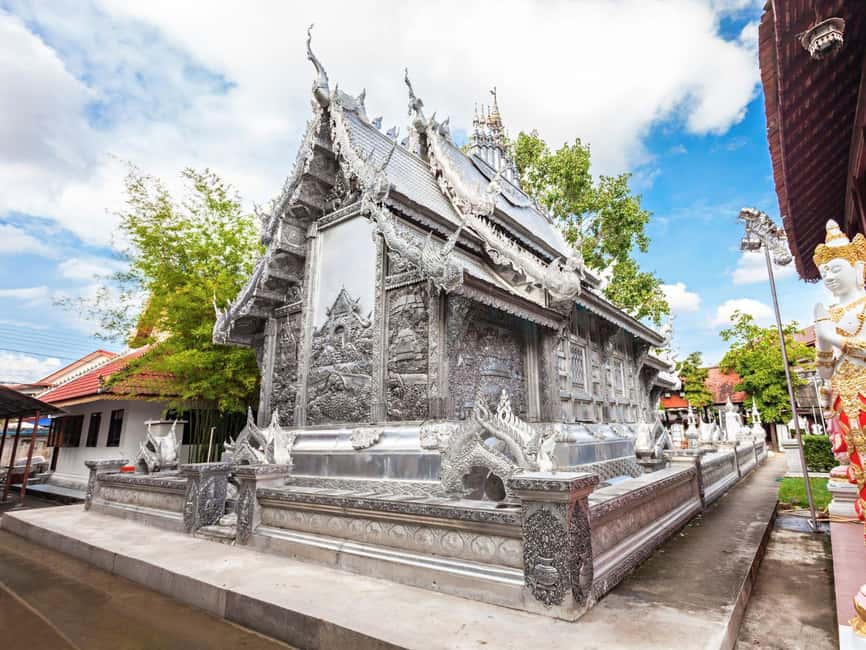 Long Neck Village, Silver Temple & Chiang Mai Top Sites - Wat Chedi Luang and the great stupa