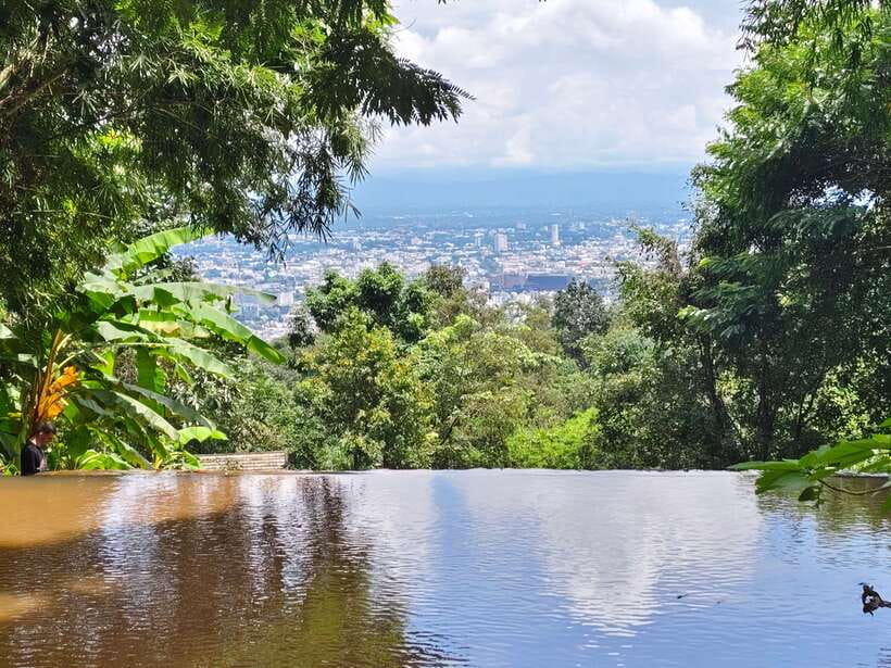 Monk trails hike, Wat Phalat, Monk chanting, Wat Doi Suthep. - Walking the sacred Monk Trail to Wat Pha Lat