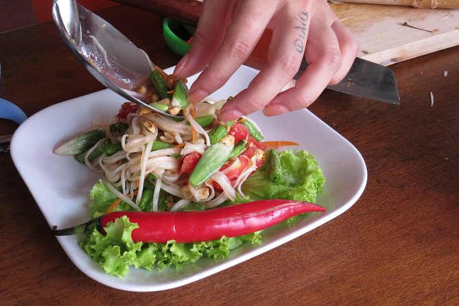Morning Thai cooking class - Making curry paste by hand