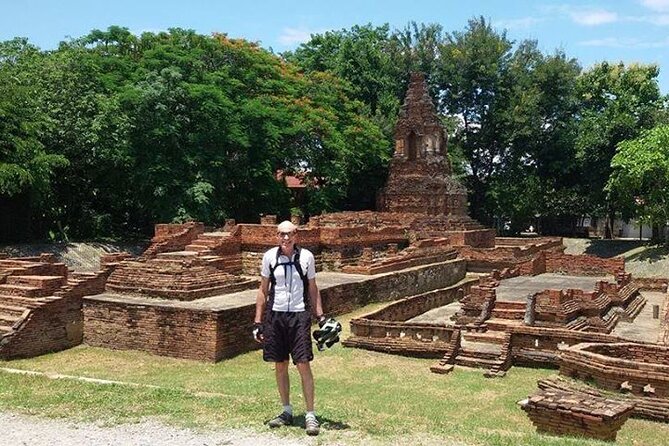 No.1 Chiang Mai: 4-Hour ancient city "Wiang Kum Kam" Cycling Tour - Thai lunch and a useful pause in the day